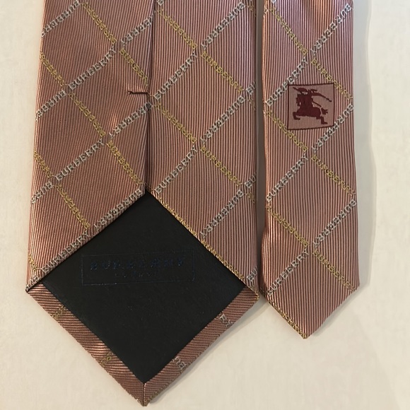 Authentic Burberry Printed Tie - Picture 3 of 6